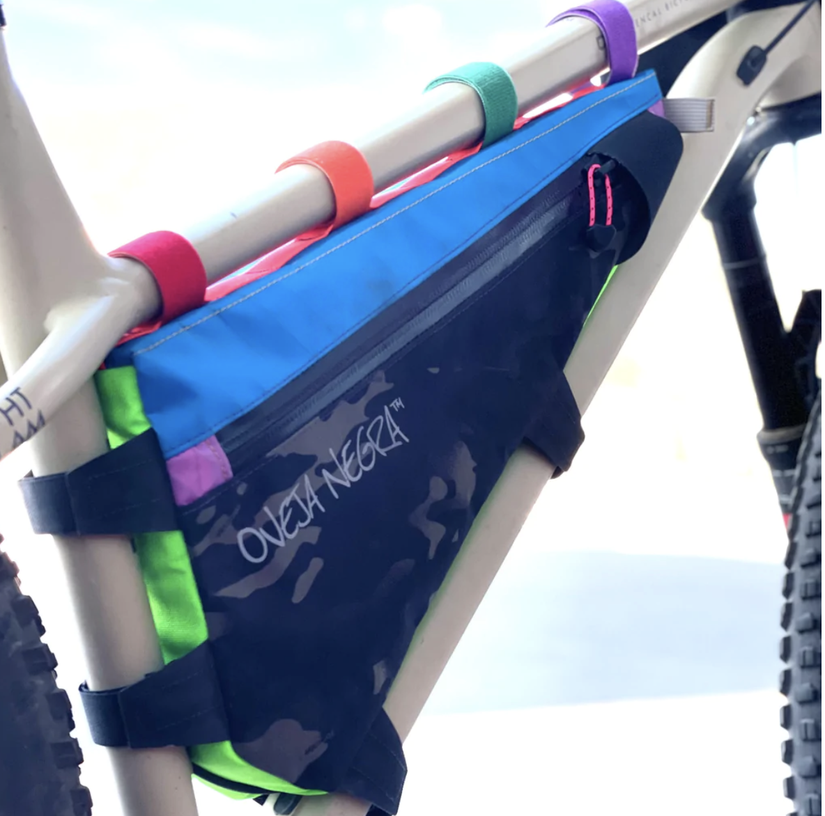 Oveja negra frame shop bag